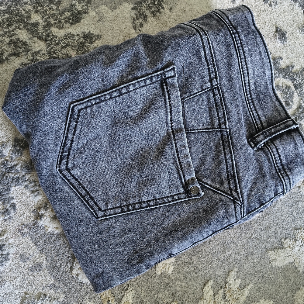 Grey Washed Denim Jeans - Classic Back Pocket